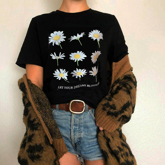 Black T with Daisies - Naturenspires